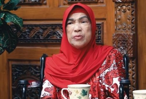 Siapkan Kain Kafan Hingga Makam, Dorce Gamalama: Mandikan Saya Dengan Pakaian Perempuan