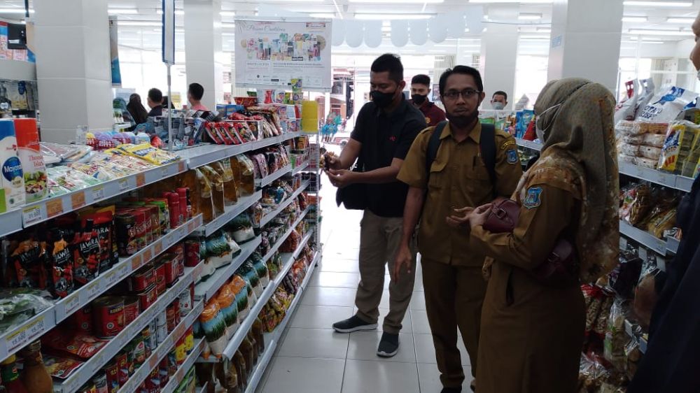 Sidak Minimarket Jual Minyak Murah di Kualatungkal, Batasi Pembelian Besar-besaran