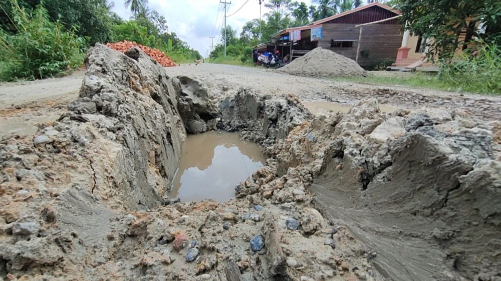 Pihak PT Pelda Belum Realisasikan Perbaikan Jalan Betara-Kualabetara, Pemkab Akan Beri Sanksi