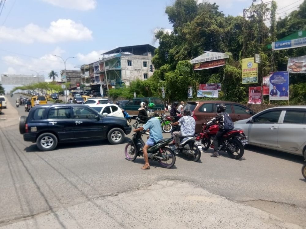 Traffic Light Sering Error, Pengendara Pilih Terobos Jalan