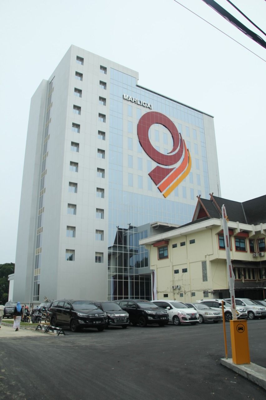 Mahligai 9, Management Building Pertama di Jambi