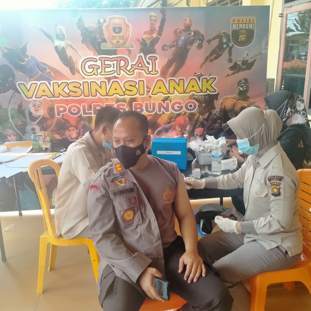 Personel Polres Bungo Diberi Booster