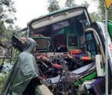 Update! Tabrak Tebing, Kecelakaan Maut Bus Pariwisata di Bantul Tewaskan 13 Orang