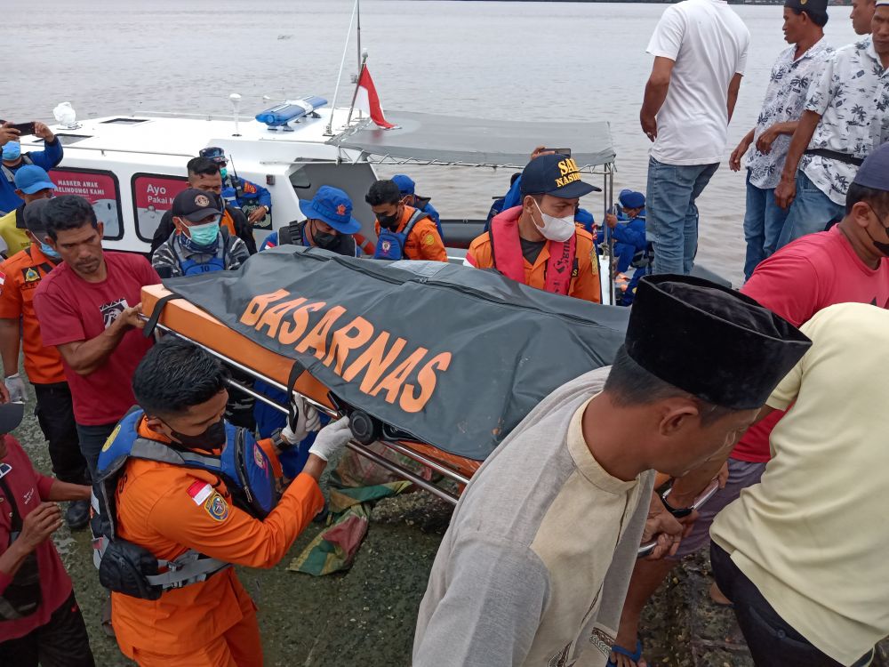 Jatuh Dari Pompong, Jenazah Nelayan Kampungnelayan Ditemukan Sehari Setelah Kejadian