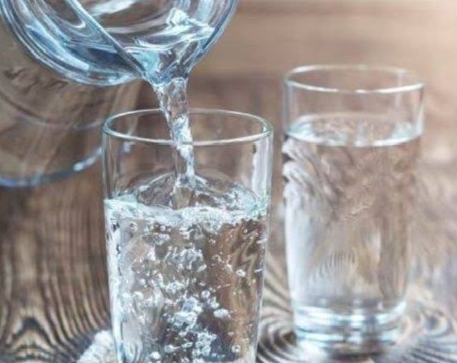 Ini Tips Supaya Bisa Minum Air Putih Lebih Banyak