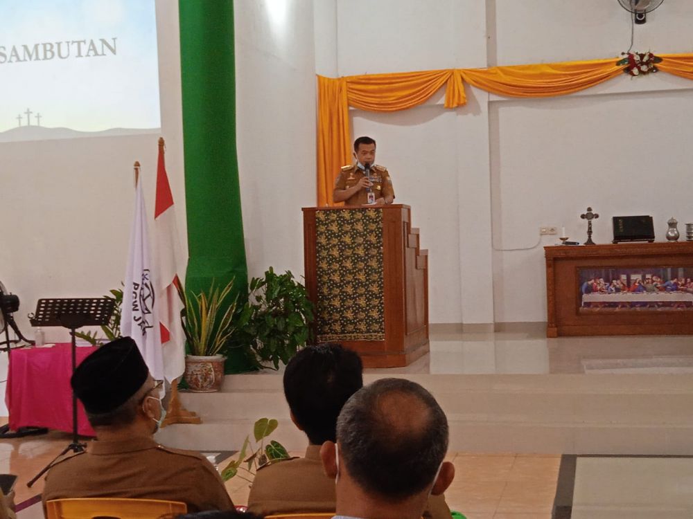 Datang ke Gereja, Gubernur Jambi Minta Jaga Kerukunan Beragama