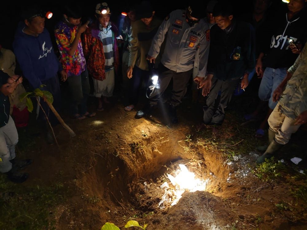 Rumah Pembunuh Jeki Dikepung Keluarga Korban