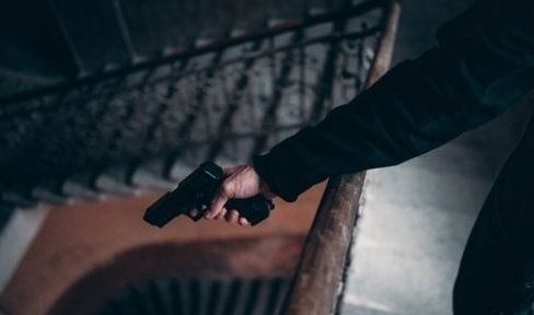 Ngeri! Pria Todongkan Pistol ke Kuli Bangunan Gegara Merasa Keberisikan