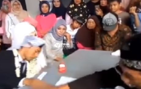 Diduga Grogi, Pria Ini Mendadak Pingsan Usai Ijab Kabul