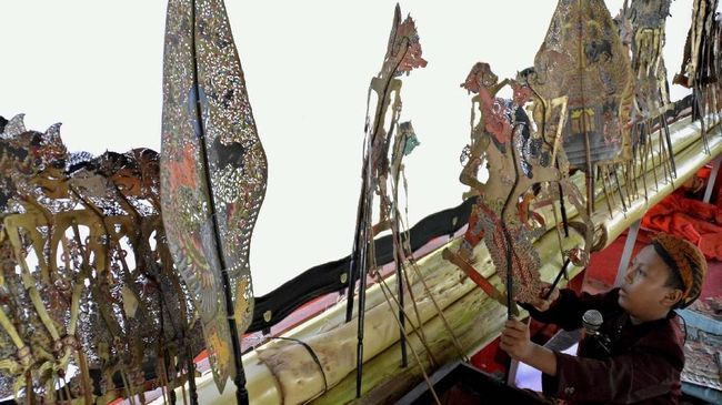 Soal Wayang, Ini Beda Pandangan Ustadz Khalid Basalamah dan Buya Yahya