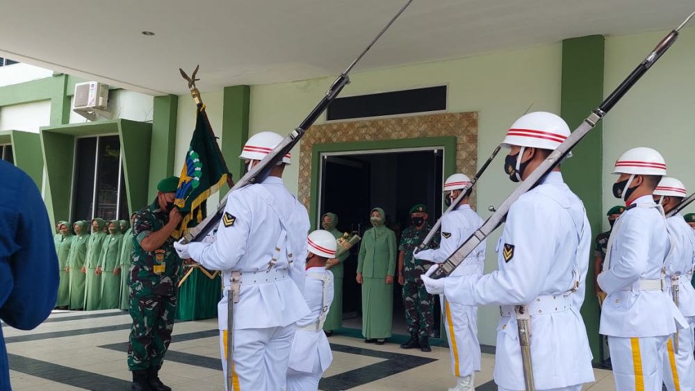 Tiba di Korem 042/Gapu, Brigjen TNI Supriono Cium Dhuaja