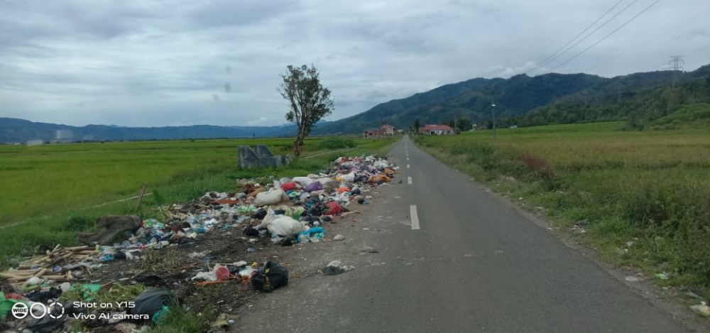 Sampah Berserakan di Sungaideras, Ini Jawaban Manohok Kepala DLH Kerinci