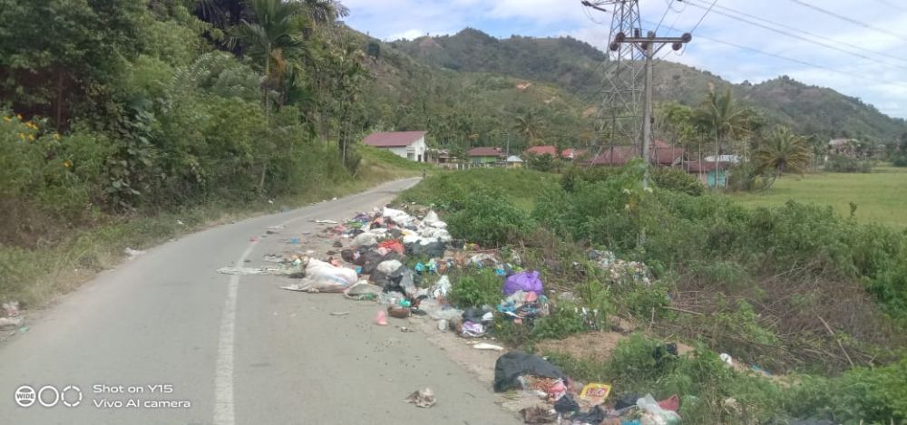 Duh, Sampah Numpuk di Desa Sungaideras, DLH Mana Ya?