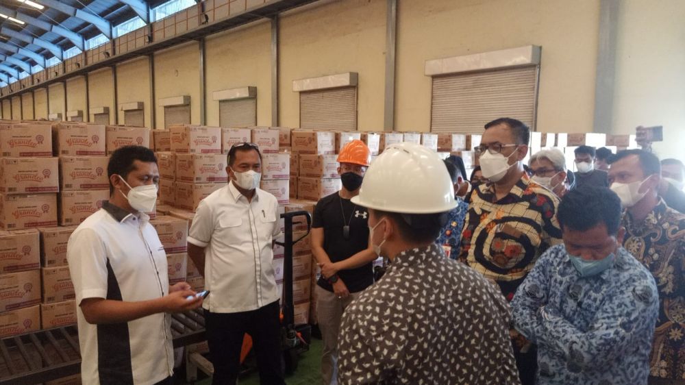 Peringati Distributor Jangan Lakukan Penimbunan, Ditreskrimsus Polda Jambi dan Satgas Pangan Sidak