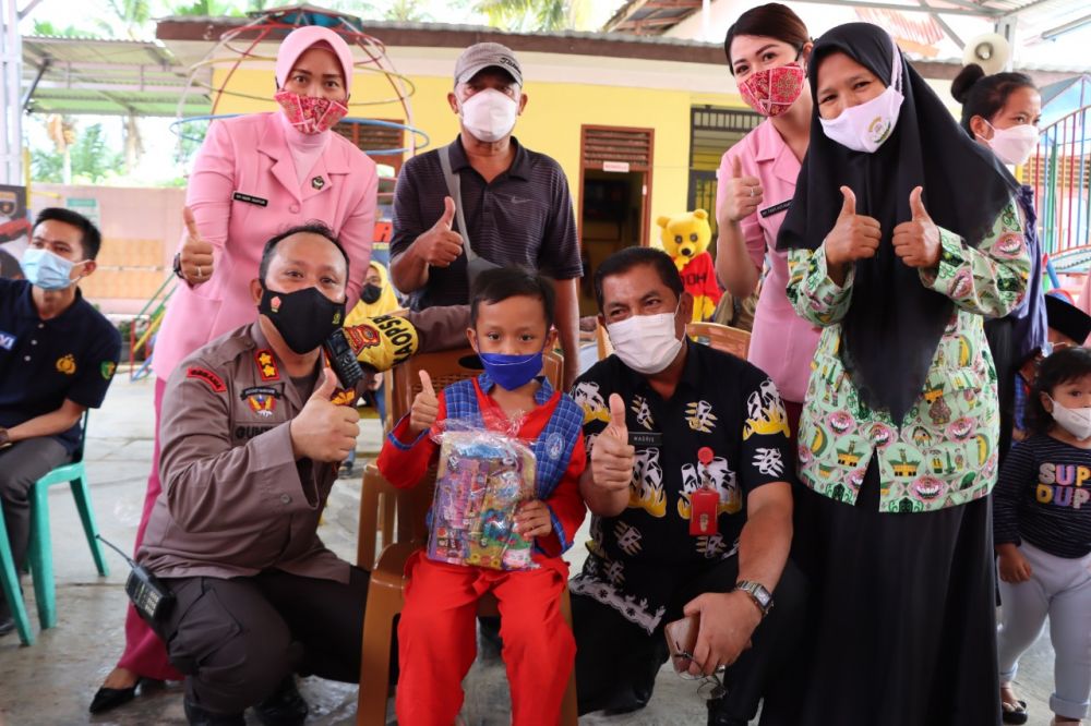 Simak Cara Kapolres Bungo Ngerayu Anak-Anak, Guntur: Biar Mau Divaksin