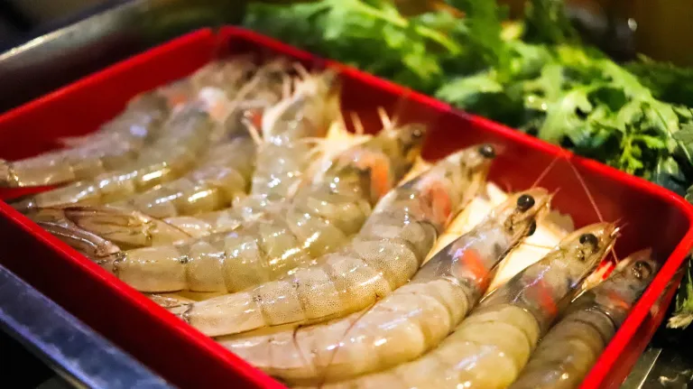 Mitos! Larangan Makan Seafood dengan Jus Jeruk