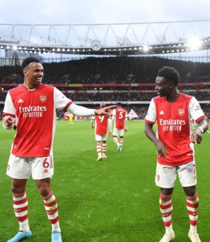 Arsenal Kalahkan Brentford 2-1 di Emirates Stadium