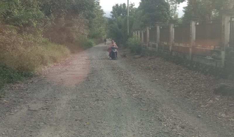 Miris, Tak Kunjung Diperbaiki  Jalan Simpang Tamiai ke Dusun Sako Tengah