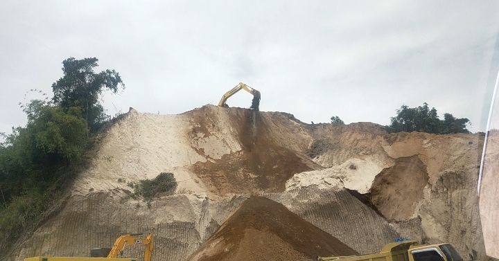 Pengunjung Merasa Terganggu, Akibat Aktivitas Galian C di Sekitar Danau Kerinci 