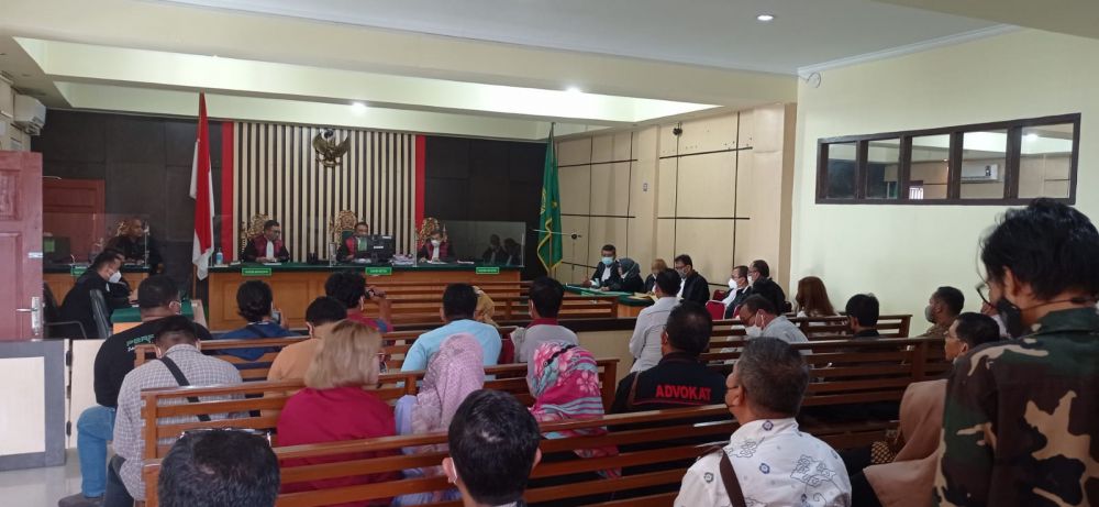 Jadi Terdakwa, Mantan PH KPU Tanjab Timur, Tengku Ardiansyah Jalani Sidang Perdana