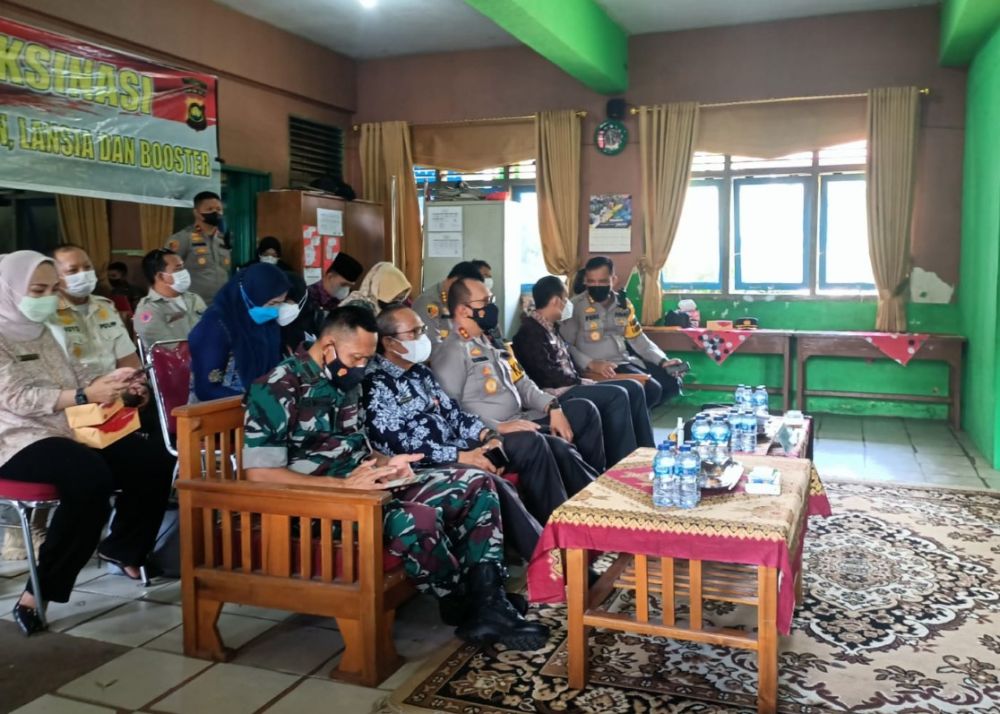 SDN 205 Kota Jambi Gelar Vaksinasi