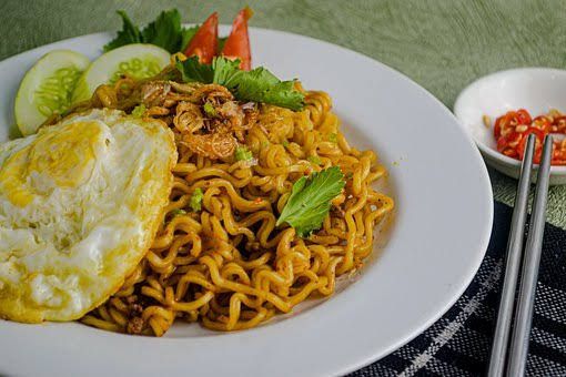 Waspada, Ini 4 Efek Samping Sering Makan Mie Instan