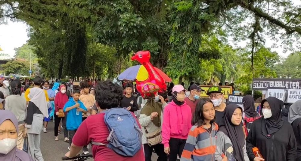 Padahal Lagi PPKM Level III, Kambang Iwak di Palembang Sesak