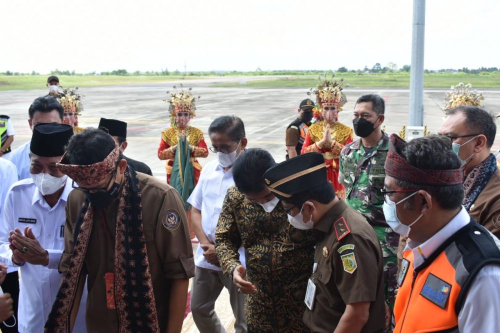 Kasrem 042/gapu Turut Menyambut Kedatangan Menparekraf RI di Jambi