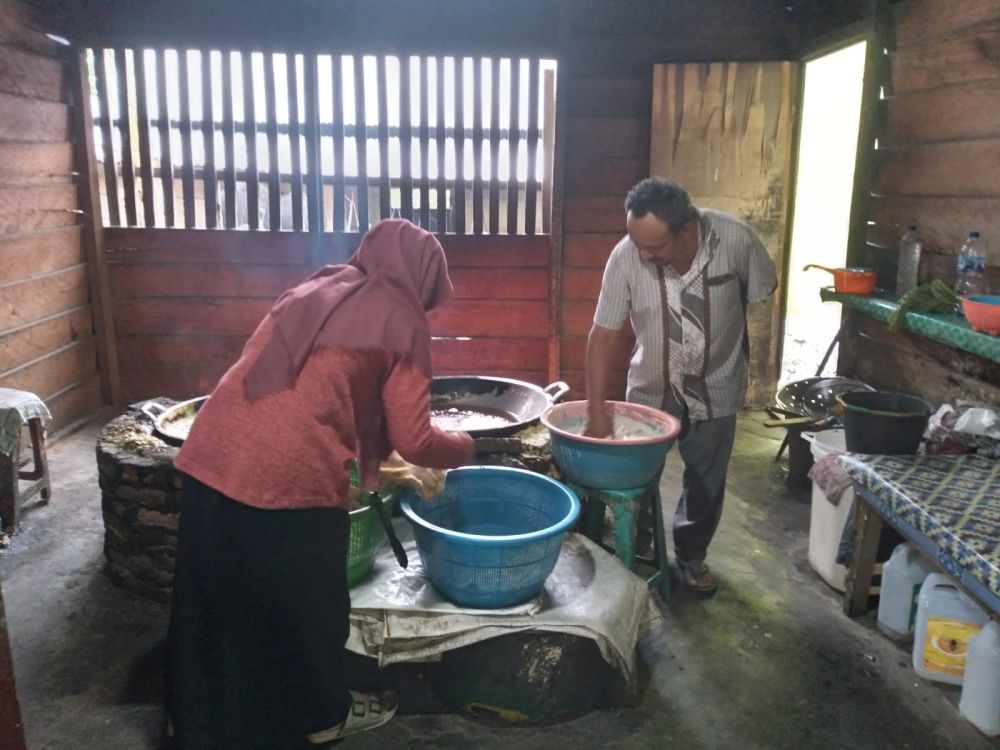 Terancam Gulung Tikar, Penjual Gorengan Sulit Dapat Minyak Goreng