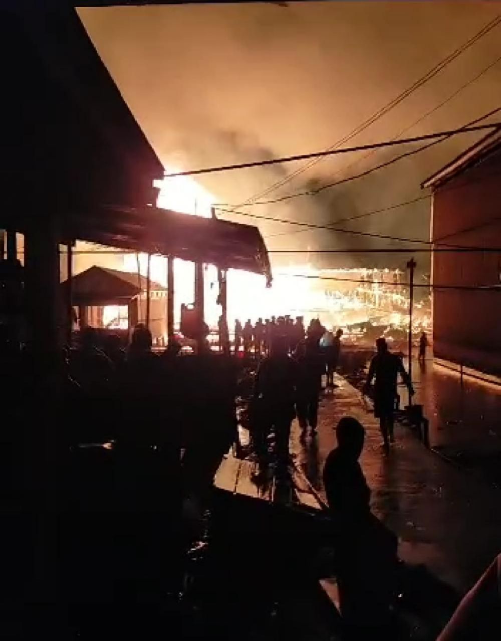 Kebakaran di Sadu Banyak Menghanguskan Gedung Walet Warga