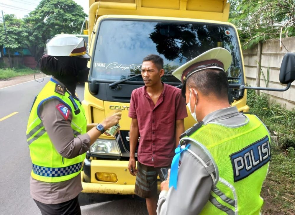 8 Truk Batu Bara yang Melebihi Kapasitas Muatan, Diamankan di Lingkar Selatan