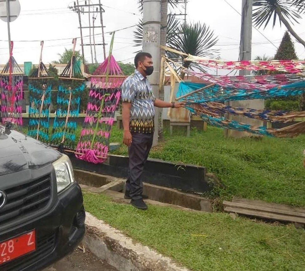 Bangunan di Atas Drainase di Simpang IV Sipin Dibongkar