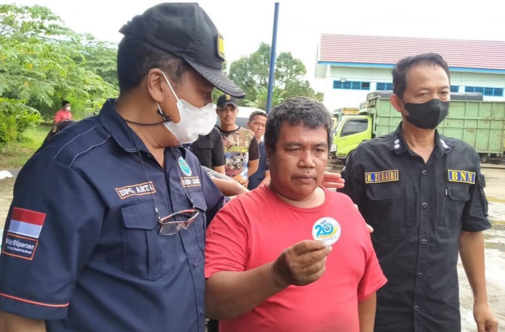 BNNP Jambi Tes Urine Sopir Travel dan Truk Batu Bara di Batanghari, 5 Orang Positif Narkoba