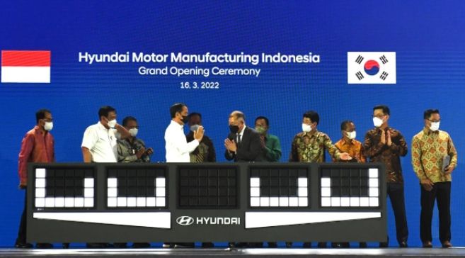 Jokowi Resmikan Mobil Listrik Rakitan Indonesia, PLN Siap Dukung Infrastruktur dan Pasokan ListriK