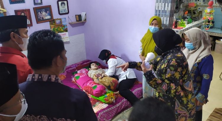 Lihat Kondisi Suci Penyandang Disabilitas, Ini yang Dilakukan Mensos RI Risma