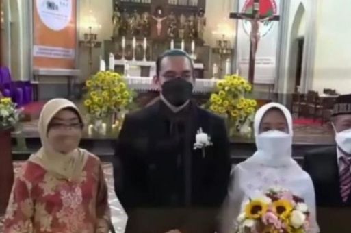 Stafsus Jokowi, Ayu Kartika Menikah Beda Agama, Pemberkatan Dulu Baru Akad Nikah