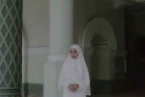 Viral Wanita Non Muslim Sekolah di Yayasan Islam, Lulus Jadi Mualaf