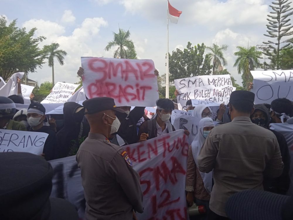 Minta SMAN 12 Pindah dari Gedungnya, Siswa SMKN 3 Kota Jambi Demo di Gedung DPRD Provinsi Jambi