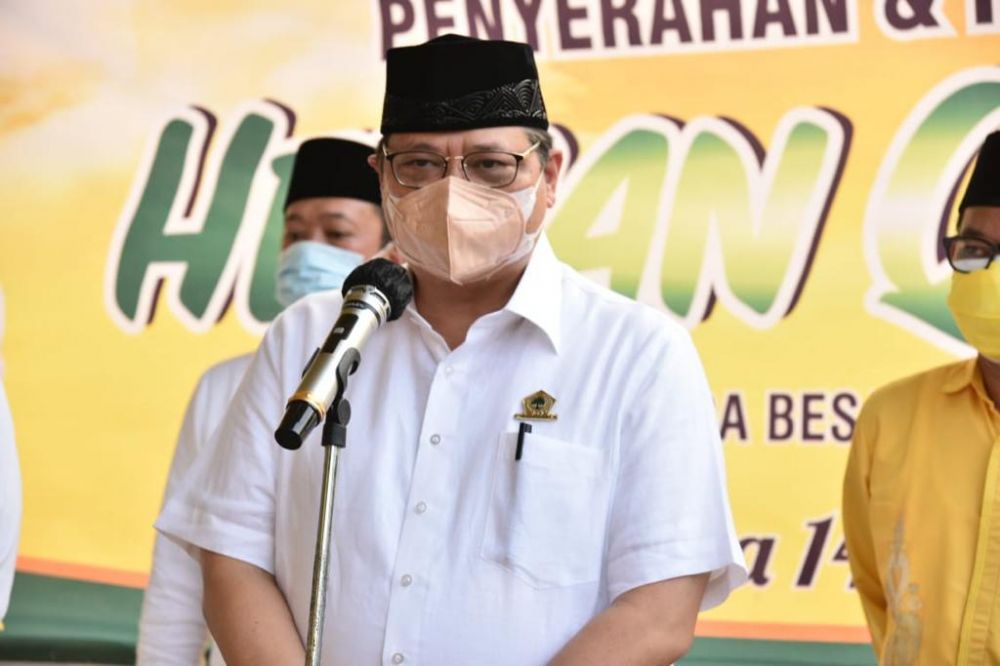 Airlangga: Umat Islam Boleh Ibadah 100 Persen di Masjid, Tapi Tetap Waspada Covid