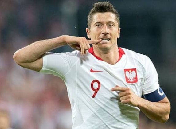 Lewandowski Bawa Polandia ke Piala Dunia 2022