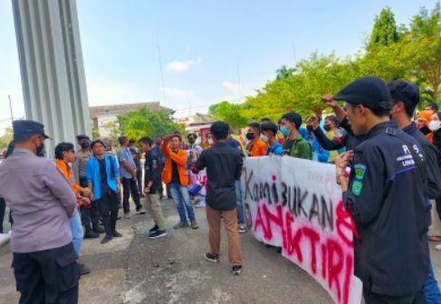 Jelang Paripurna, Mahasiswa Kerinci Demo Gedung DPRD Provinsi Jambi