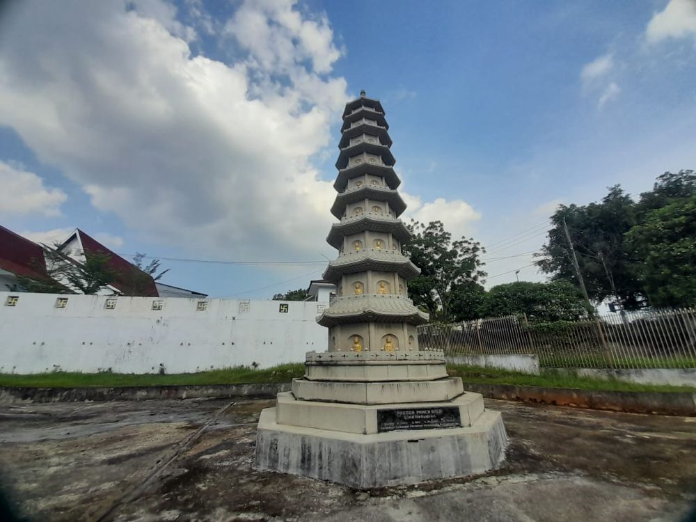 Mengenal Makna Pagoda Panca Bala di Vihara Amrta