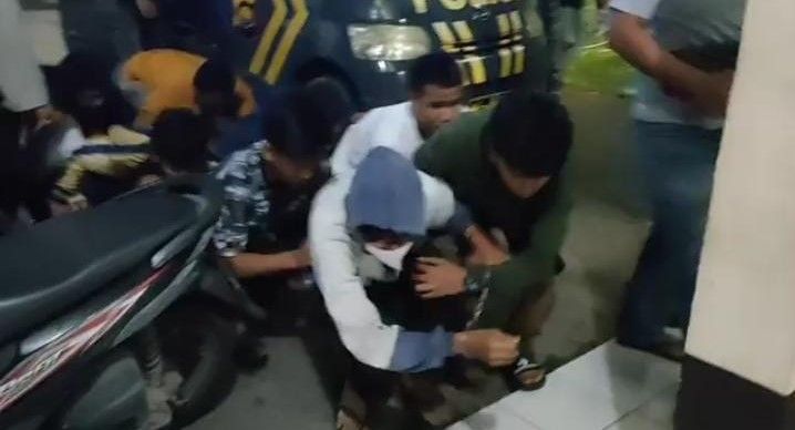 Tawuran Berkedok Perang Sarung, Belasan Pemuda di Telanaipura Diamankan