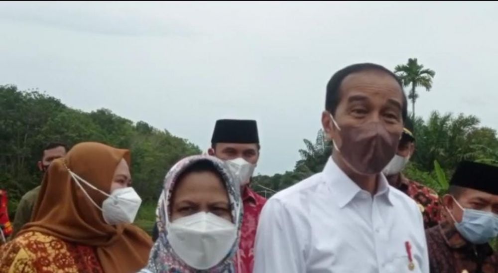 Warga Minta Selamatkan Kawasan Candi Muarojambi dari Stockpile Batu Bara, Jokowi: Di Mana Tempatnya 