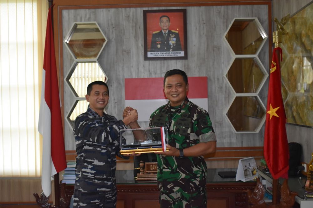 Danrem 042/Gapu Menerima Kunjungan Komandan Pangkalan TNI AL Palembang