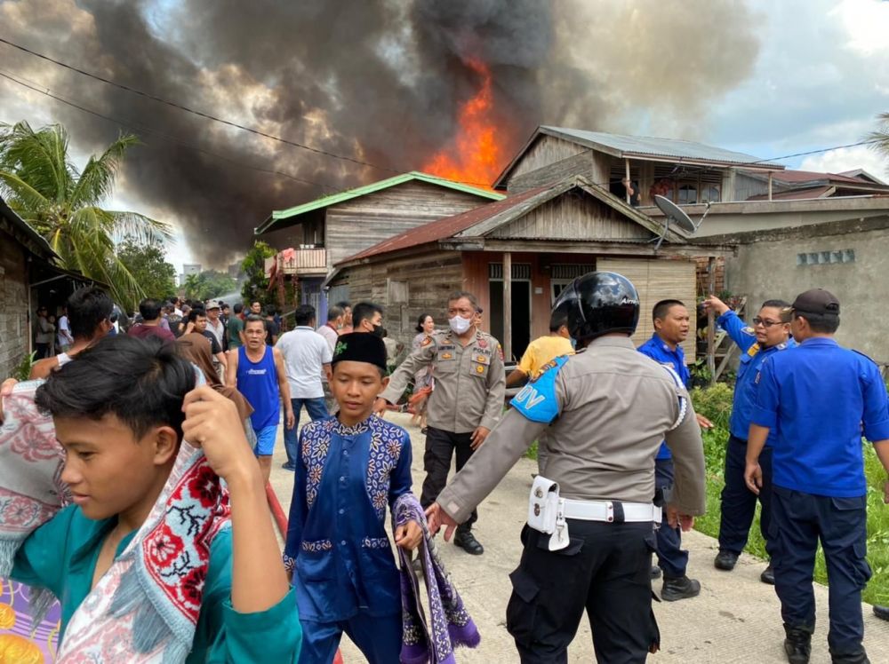 8 Rumah Hangus dalam Kebakaran di Kualatungkal