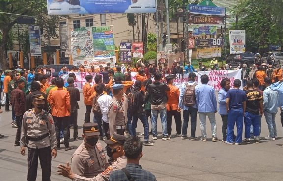 Aliansi Mahasiswa Turun Jalan, Tolak Penundaan Tiga Periode