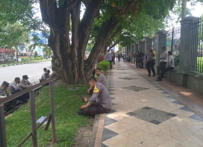 Simpang BI Masih Sepi, Aparat di Jambi Masih Berjaga