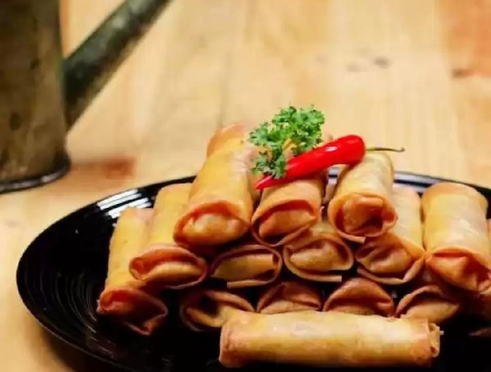 Nyam! Nikmatnya Lumpia Mi Geprek, Ini Resepnya