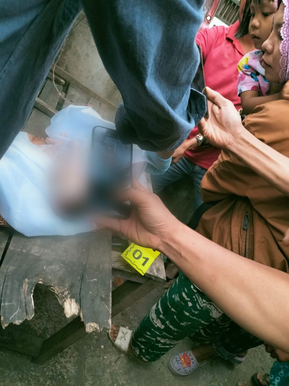 Membiru, Terbungkus Plastik! Mayat Bayi Ditemukan di Lapak Pedagang Simpang Sembubuk